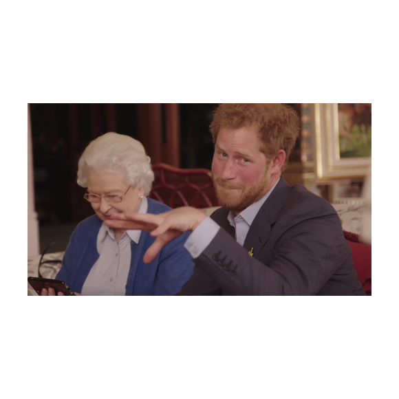 Le prince Harry et Elizabeth II ont répondu en vidéo à la provocation de Barack et Michelle Obama, le 29 avril 2016, au sujet des 2e Invictus Games, qui auront lieu du 8 au 12 mai à Orlando.
