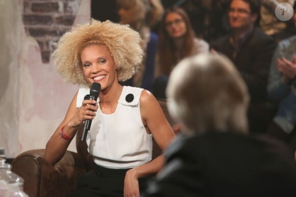 Exclusif - Amanda Scott, lors de l'enregistrement de l'émission Du côté de chez Dave à Paris (tournage le 16 février 2016 pour diffusion le dimanche 1er mai 2016 sur France 3).