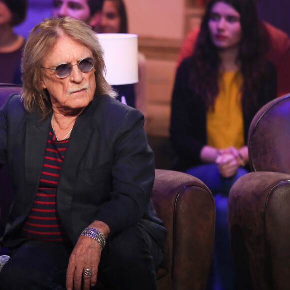 Exclusif - Le chanteur Christophe, lors de l'enregistrement de l'émission Du côté de chez Dave à Paris (tournage le 16 février 2016 pour diffusion le dimanche 1er mai 2016 sur France 3).