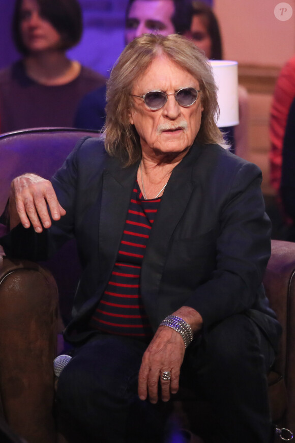 Exclusif - Le chanteur Christophe, lors de l'enregistrement de l'émission Du côté de chez Dave à Paris (tournage le 16 février 2016 pour diffusion le dimanche 1er mai 2016 sur France 3).