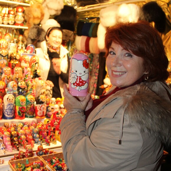 Véronique Genest - People lors de l'inauguration du marché de Nöel sur le Parvis de la Défense, le 27 novembre 2014.