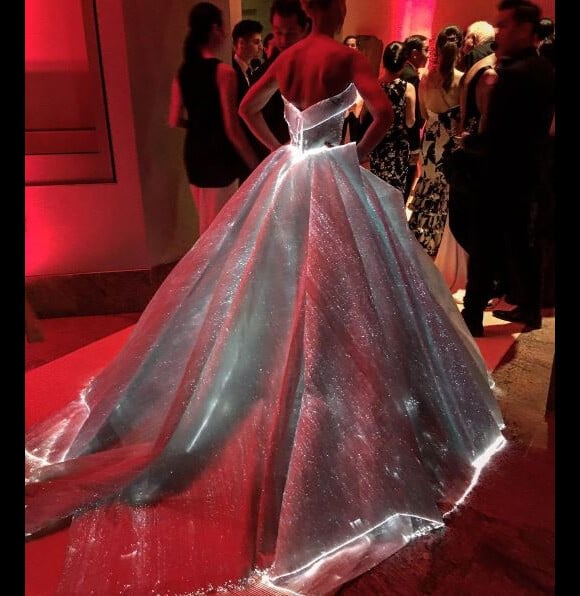 Claire Danes prise par Zac Posen au Met Gala le 2 mai 2016 à New York. Instagram