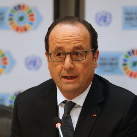 François Hollande - Conférence de presse sur le Paris Climate Agreement aux Nations-Unies à New York le 22 avril 2016. © Morgan Dessalles / Bestimage