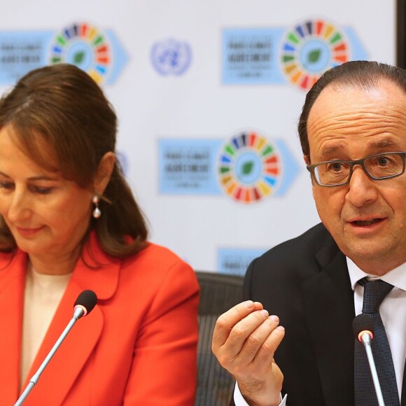 Ségolène Royal, Ministre de l'Écologie, du Développement durable et de l'Énergie et François Hollande - Conférence de presse sur le Paris Climate Agreement aux Nations-Unies à New York le 22 avril 2016. © Morgan Dessalles / Bestimage