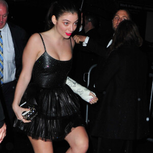 Lorde à la sortie de l'after party du MET Gala au Standard Hotel de New York le 2 mai 2016.