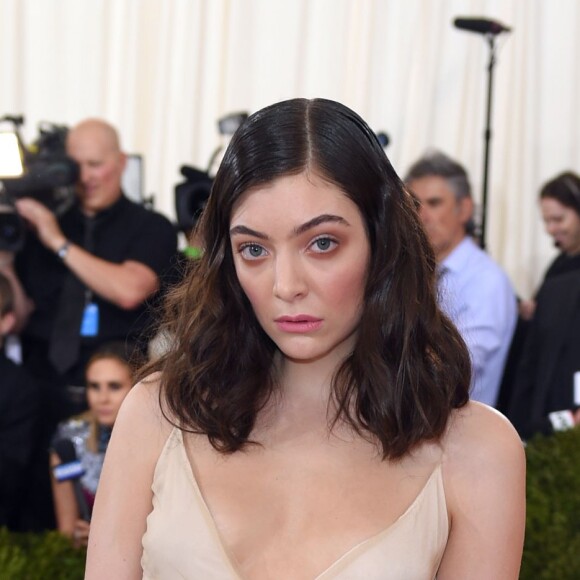 Lorde - Soirée Costume Institute Benefit Gala 2016 (Met Ball) sur le thème de "Manus x Machina" au Metropolitan Museum of Art à New York, le 2 mai 2016.