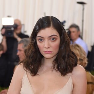 Lorde - Soirée Costume Institute Benefit Gala 2016 (Met Ball) sur le thème de "Manus x Machina" au Metropolitan Museum of Art à New York, le 2 mai 2016.