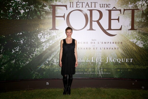 Emily Loizeau à l'avant-premiere du film "Il était une forêt" sur les Champs Elysées à Paris, le 5 novembre 2013