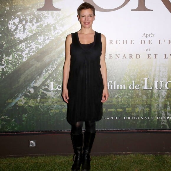 Emily Loizeau à l'avant-premiere du film "Il était une forêt" sur les Champs Elysées à Paris, le 5 novembre 2013