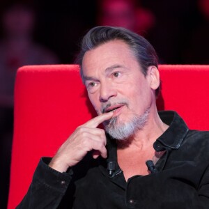 Exclusif - Florent Pagny, sur le tournage de l'émission Le Divan de Marc-Olivier Fogiel, le 22 avril 2016 (pour une diffusion le mardi 10 mai 2016 à 23h15 sur France 3). © Cyril Moreau