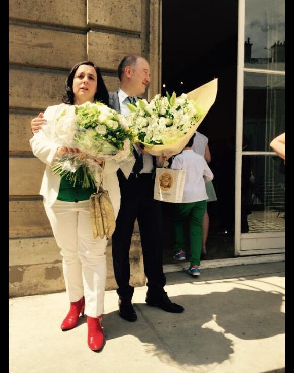 Emmanuelle Cosse et Denis Baupin lors de leur mariage en juin 2015. Photo postée sur Twitter par la sénatrice Esther Benbassa.