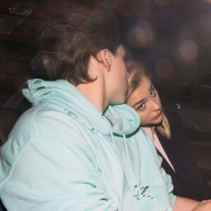 Brooklyn Beckham et Chloë Grace Moretz à Londres, le 25 avril 2016