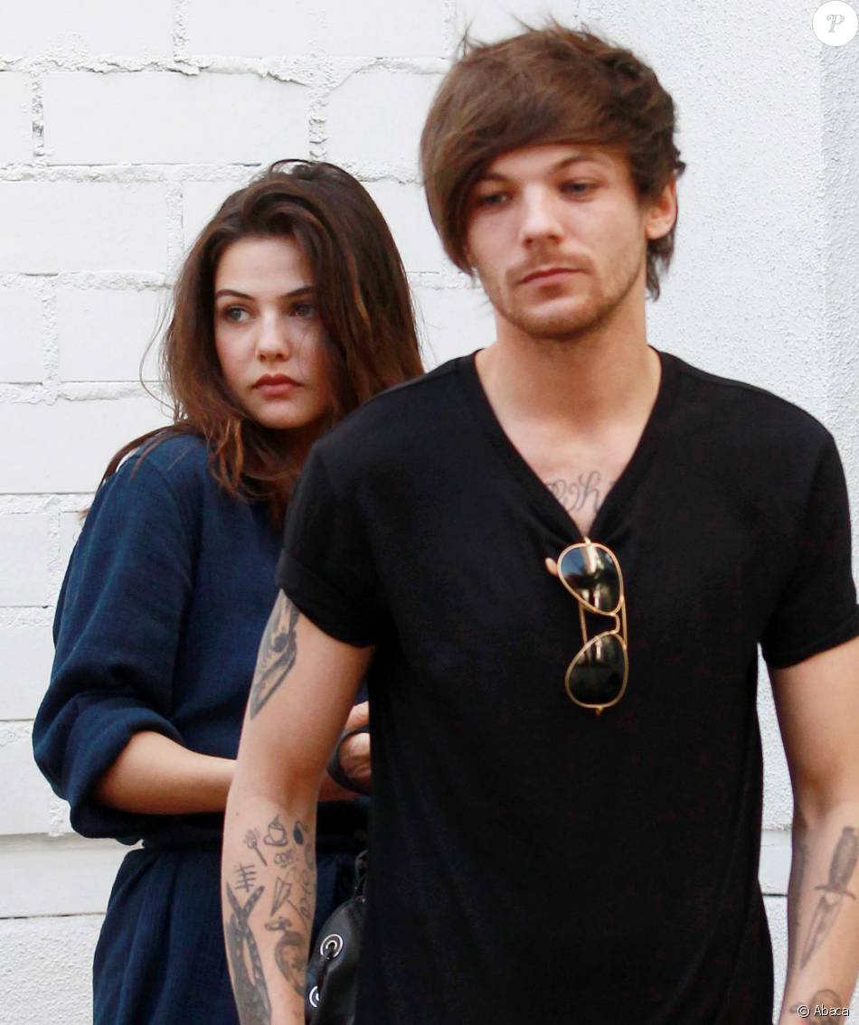 Louis Tomlinson et sa petite amie Campbell à Bristol Farms, le 22 février 2016 Purepeople