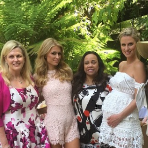 La Toya Jackson assiste à la baby-shower de Nicky Hilton dans les jardins de l'hôtel Bel Air à Beverly Hills, le 13 mai 2016. Photo publiée sur Instagram par Nancy Davis.