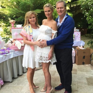 Nicky Hilton a fête la future naissance de sa petite fille lors d'une baby-shower grand luxe avec sa soeur Paris et ses parents Richard et Kathy Hilton, le 13 mai, dans les jardins de l'hôtel Bel Air à Beverly Hills.