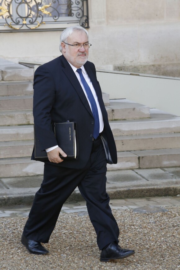 Jean-Marc Todeschini sortant du conseil des ministres au palais de l'Elysée à Paris, le 23 décembre 2015. © Alain Guizard/Bestimage