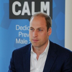 Le prince William, duc de Cambridge, visite le Lifeboat Pier lors du lancement de la campagne de prévention du suicide masculin du service d'urgences Emergency Services & Transport Industry Coalition à Londres, le 12 mai 2016.