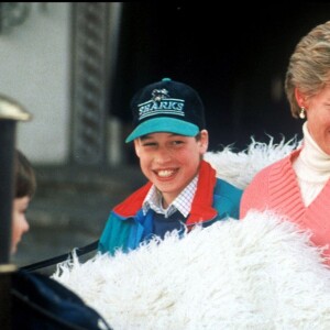 Lady Diana et ses fils le prince William et le prince Harry en vacances aux sports d'hiver à Lech en mars 1994