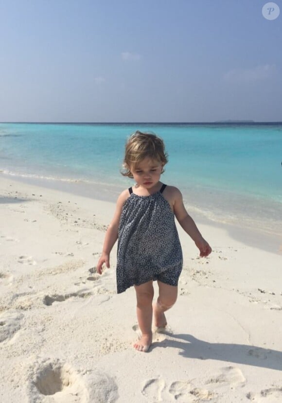 La princesse Leonore de Suède lors de vacances en famille aux Maldives en janvier 2016 avec ses parents la princesse Madeleine et Christopher O'Neill et son petit frère le prince Nicolas. Photo : Facebook de la princesse Madeleine.