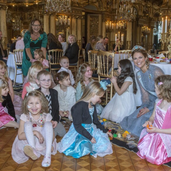 Image du goûter d'anniversaire pour les 2 ans de la princesse Leonore de Suède, organisé par sa mère la princesse Madeleine de Suède avec des enfants sious l'égide de l'association Min Stora Dag, le 22 février 2016 au palais royal à Stockholm.