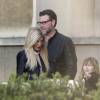 Semi-Exclusif - Tori Spelling, son mari Dean McDermott et leurs enfants Finn, Stella, Hattie et Liam sont allés chez Angelina rue de Rivoli puis se sont rendus au Café de L'homme à Paris, le 19 avril 2016.