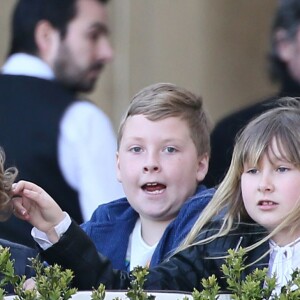 Semi-Exclusif - Tori Spelling, son mari Dean McDermott et leurs enfants Finn, Stella, Hattie et Liam sont allés chez Angelina rue de Rivoli puis se sont rendus au Café de L'homme à Paris, le 19 avril 2016.