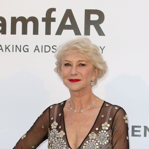 Helen Mirren - Photocall de la 23e édition du Gala de l'amfAR "Cinéma contre Sida" à l'hôtel de l'Eden Roc au Cap d'Antibes, le 19 mai 2016, lors du 69 ème Festival International du Film de Cannes.