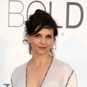 Juliette Binoche - Photocall de la 23e édition du Gala de l'amfAR "Cinéma contre Sida" à l'hôtel de l'Eden Roc au Cap d'Antibes, le 19 mai 2016, lors du 69 ème Festival International du Film de Cannes.