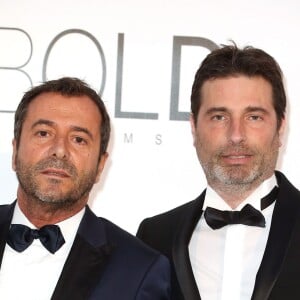 Bernard Montiel, Richard Orlinski - Photocall de la soirée "23th edition of AmfAR's Cinema Against AIDS" Gala à l'hôtel de l'Eden Roc au Cap d'Antibes, le 19 mai 2016, lors du 69 ème Festival International du Film de Cannes. © Dominique Jacovides/Bestimage