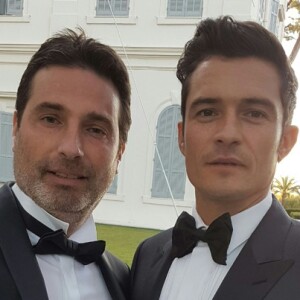 Richard Orlinski et Orlando Bloom lors de la 23e édition du Gala de l'amfAR "Cinéma contre Sida" à l'hôtel de l'Eden Roc au Cap d'Antibes, le 19 mai 2016, lors du 69 ème Festival International du Film de Cannes.