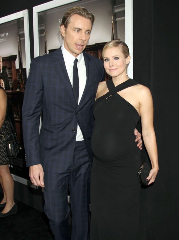 Dax Shepard et sa femme Kristen Bell, enceinte, à la première de "The Judge" au théâtre "Samuel Goldwyn" à Beverly Hills, le 1er octobre 2014