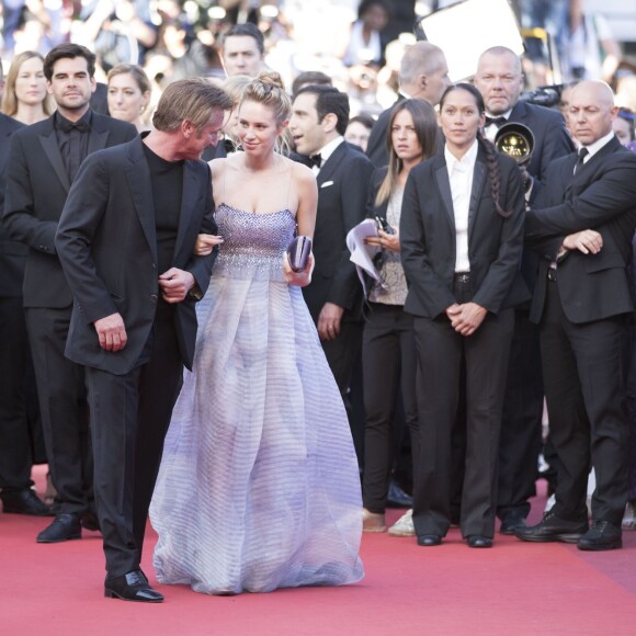 Sean Penn et sa fille Dylan Penn - Montée des marches du film "The Last Face" lors du 69ème Festival International du Film de Cannes. Le 20 mai 2016. © Olivier Borde-Cyril Moreau/Bestimage