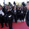 Sean Penn redescend en courant pour aller chercher sa fille - Montée des marches du film "The Last Face" lors du 69ème Festival International du Film de Cannes. Le 20 mai 2016. © Olivier Borde-Cyril Moreau/Bestimage