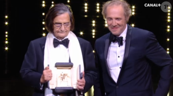 Jean-Pierre Léaud avec la Palme d'or d'honneur du Festival de Cannes 2016.