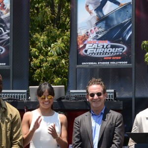 Ron Meyer, Tyrese Gibson, Michelle Rodriguez, Larry Kurzweil, Jason Statham et Vin Diesel - Inauguration du Fast & Furious Supercharged Ride aux Studios Universal à Los Angeles le 23 juin 2015.