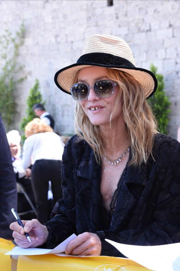 Vanessa Paradis lors du Déjeuner de la presse et du jury du 69ème festival de Cannes le 20 mai 2016.