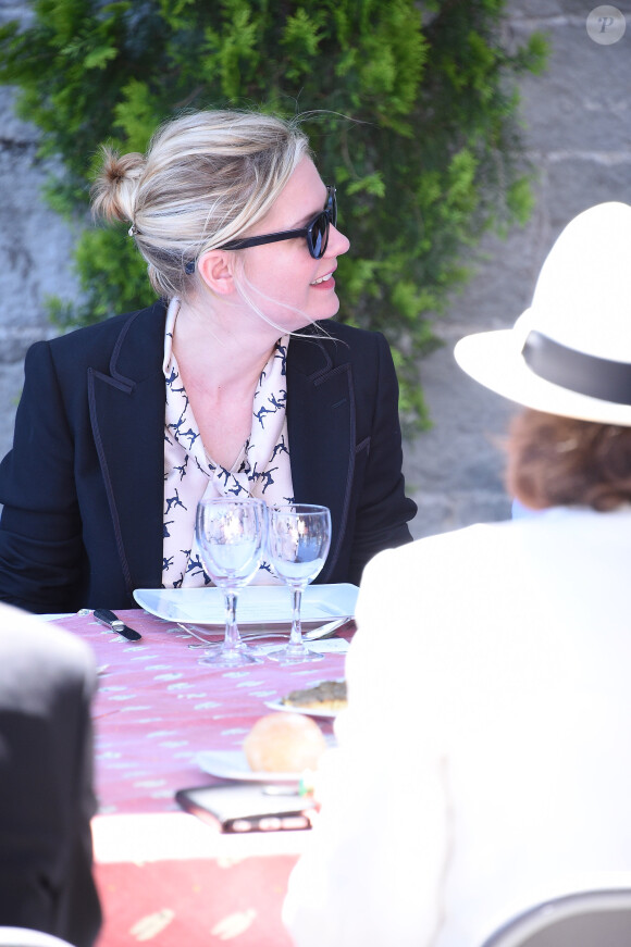 Kirsten Dunst lors du Déjeuner de la presse et du jury du 69ème festival de Cannes le 20 mai 2016.