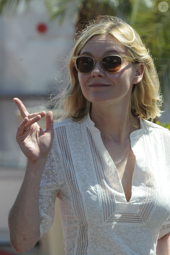 Kirsten Dunst à l'Agora pendant le 69ème festival international du film de Cannes le 21 mai 2016. © Pierre Perusseau / Bestimage