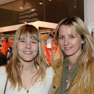 Exclusif - Sarah Lavoine et sa fille Yasmine - Vernissage du nouveau design éphémère de la boutique Comptoir Des Cotonniers de Saint-Sulpice à Paris, le 9 avril 2015.