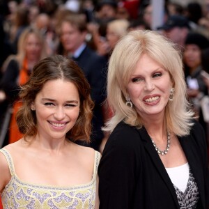 Emilia Clarke et Joanna Lumley lors de la première de Me Before You au Curzon Mayfair, Londres, le 25 mai 2016.