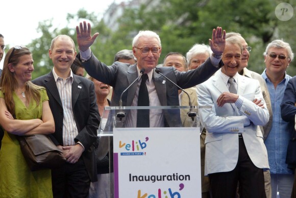 Jean-Claude Decaux lance Vélib à Paris le 15 juillet 2007.