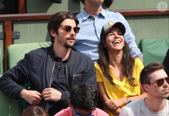 Reem Kherici et Raphaël Personnaz - People dans les tribunes lors du Tournoi de Roland-Garros (les Internationaux de France de tennis) à Paris, le 27 mai 2016. © Cyril Moreau/Bestimage  People attending the French Tennis Open at Roland-Garros in Paris, France, on May 27th, 2016.27/05/2016 - Paris