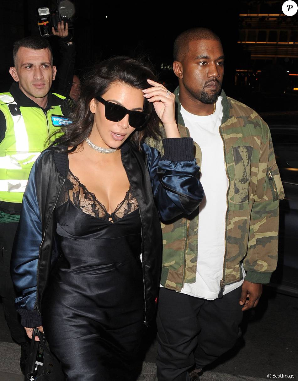 Kim Kardashian et son mari  Kanye West arrivent au 