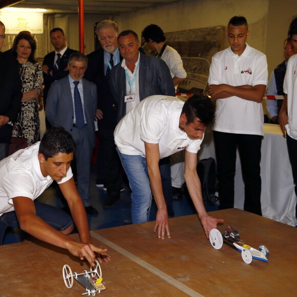 Exclusif - Le prince Albert II de Monaco assistait le 27 mai 2016, en marge du Grand Prix de Monaco, à la finale de la Mousetrap Race, course internationale de petites voitures propulsées exclusivement par un mécanisme de piège à souris initiée par l'ingénieur Marco Casiraghi. © Claudia Albuquerque/Bestimage