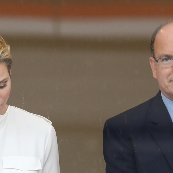 Le prince Albert II de Monaco et la princesse Charlène de Monaco au 74e Grand Prix de Formule 1 de Monaco, le 29 mai 2016, remporté par Lewis Hamilton.