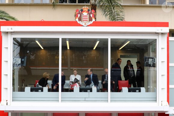 Le prince Albert II de Monaco et la princesse Charlène de Monaco au 74e Grand Prix de Formule 1 de Monaco, le 29 mai 2016, remporté par Lewis Hamilton.