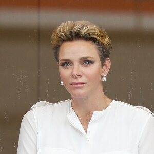 La princesse Charlene de Monaco, aux couleurs de la principauté lors du Grand Prix de Formule 1 de Monaco, le 29 mai 2016.