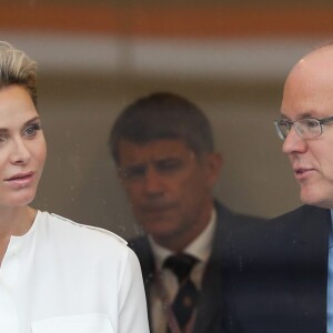 Le prince Albert II de Monaco et la princesse Charlène de Monaco lors du 74e Grand Prix de Formule 1 de Monaco, le 29 mai 2016, remporté par Lewis Hamilton.