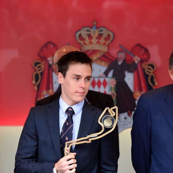 Le prince Albert II et la princesse Charlene de Monaco ont présidé, assistés de Louis Ducruet, la cérémonie de remise des trophées du 74e Grand Prix de F1 de Monaco, remporté par Lewis Hamilton devant D. Ricciardo et S. Perez, le 29 mai 2016. © Bruno Bebert/Bestimage