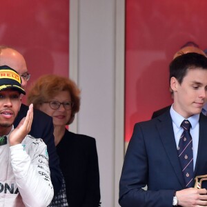 Le prince Albert II et la princesse Charlene de Monaco ont présidé, avec Louis Ducruet, la cérémonie de remise des trophées du 74e Grand Prix de F1 de Monaco, remporté par Lewis Hamilton devant D. Ricciardo et S. Perez, le 29 mai 2016. © Bruno Bebert/Bestimage